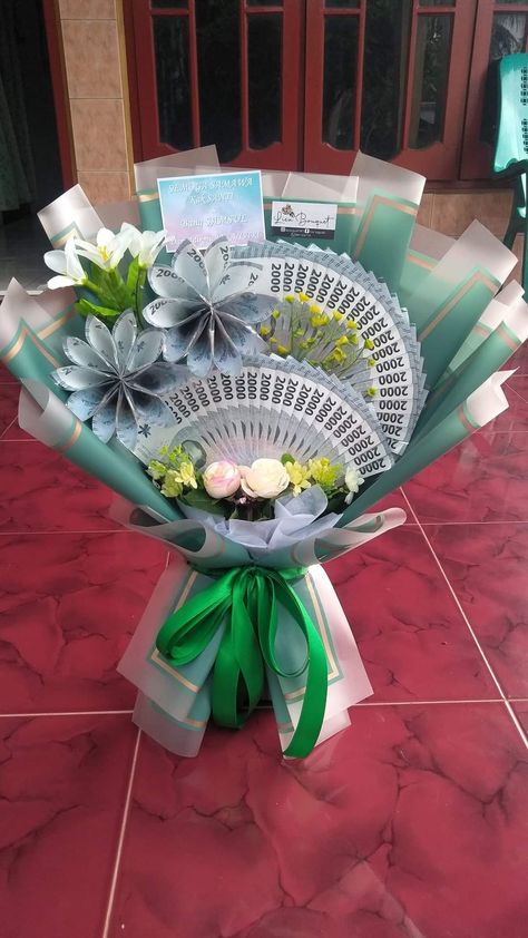 Bucket Uang 2000 An, Money Bucket Flower Rupiah, Money Bouquet Rupiah, Money Bucket Flower, Bouqet Uang, Money Buket, Bucket Bouquet, Money Bouquet Ideas, Bucket Uang