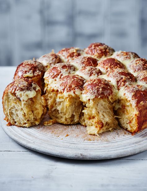 This cheese and marmite pull-apart bread is delicious fresh from the oven and is great for sharing around the kitchen table with family and friends. Marmite Recipes, Tear And Share Bread, Bread Twists, Cheesy Bread, Sourdough Bread Recipe, Pull Apart Bread, Bread Bun, Savoury Baking, Bread Recipes Homemade