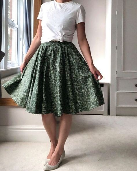 Green Circle Skirt, Chambray Shirt Outfits, Midi Circle Skirt, Sew Over It, Full Circle Skirt, Full Circle Skirts, Green Polka Dot, Chambray Shirt, Full Circle