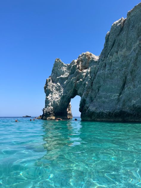 Lalaria Beach, Clear Ocean Water, Clear Beaches, Water Island, Skiathos, Pretty Landscapes, Ocean Vibes, Beautiful Places In The World, Photo Idea