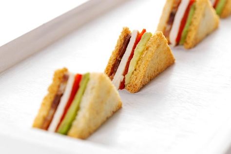 Club Sandwich Minis Wine Night Snacks, Mini Bites, Mini Sandwiches, Club Sandwich, Catering Food, Tiny Food, Tea Sandwiches, Entertaining Recipes, Smoked Bacon