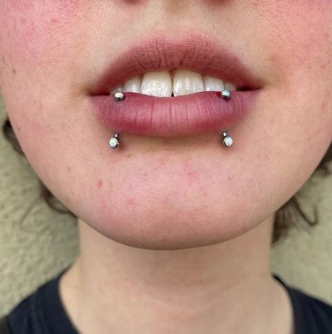 Snake Bite Piercing Lips, Vertical Tongue Piercing, Upper Lip Piercing, Snake Bite Piercing, Mouth Piercings, Ear Piercings Chart, Double Ear Piercings, Lip Piercings, Snake Bite