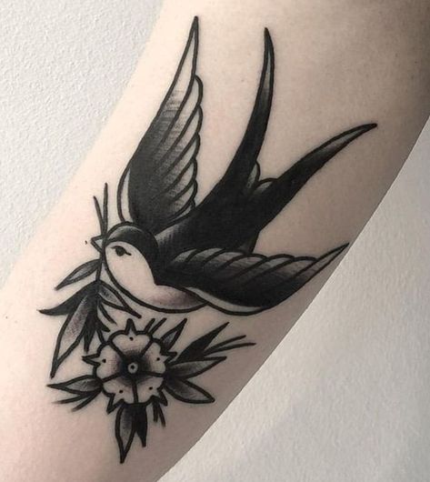 Tattoo Main, Traditional Black Tattoo, Vogel Tattoo, Catrina Tattoo, Sparrow Tattoo, Swallow Tattoo, Traditional Tattoo Sleeve, Inspiration Tattoo, Old School Tattoo Designs