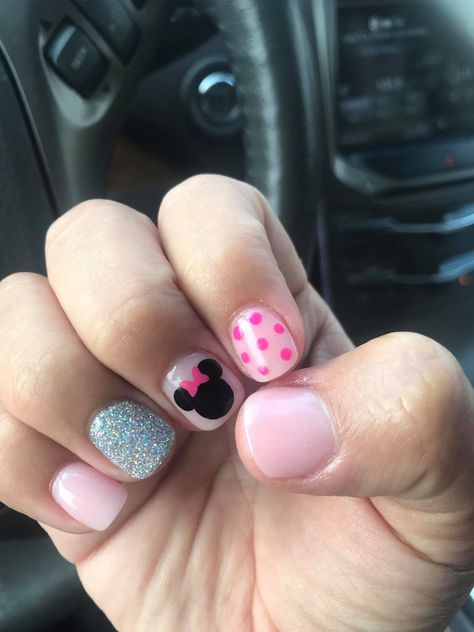 Disney Princess Nails, Mickey Mouse Nails, Disney Inspired Nails, Minnie Mouse Nails, Kids Nail Designs, Girls Nail Designs, Short Nail Manicure, Mickey Nails, Punk Nails