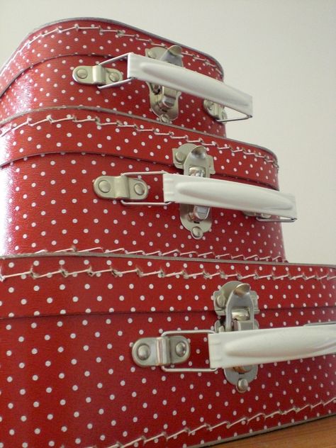 Vibeke Design, Vintage Suitcases, Rockabilly Style, Shoe Gallery, Vintage Luggage, Victoria Secrets, Red Polka Dot, Vintage Love, Suitcases