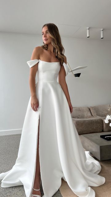 Davis Wedding Dress, Wedding Dress With Structured Bodice, Modern Wedding Dress Ballgown, Simple Glamorous Wedding Dress, Full Satin Wedding Dress, Clean Satin Wedding Dress, Sheek Wedding Dresses, Classic Wedding Ballgown, Duchesse Satin Wedding Dress