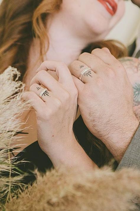 Finger Tattoo Idea, Matching Tattoo Idea, Wedding Ring Finger Tattoos, Ring Finger Tattoo, Finger Tattoos For Couples, Cheap Wedding Bands, Ring Tattoo Designs, Wedding Band Tattoo, Wedding Ring Finger