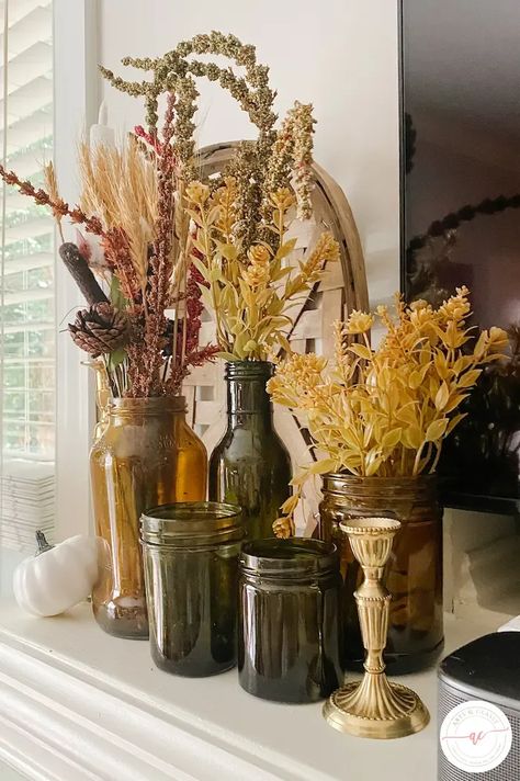 Transform your living space into a cozy autumn retreat using these 13 effortless decorating hacks. Fall in love with your home all over again! Decorating Hacks, Eiffel Tower Vases, Rustic Table Runners, Cozy Fall Decor, Autumn Ideas, Party Place, Fall Decor Ideas, Quick Crafts, Beauty Diy