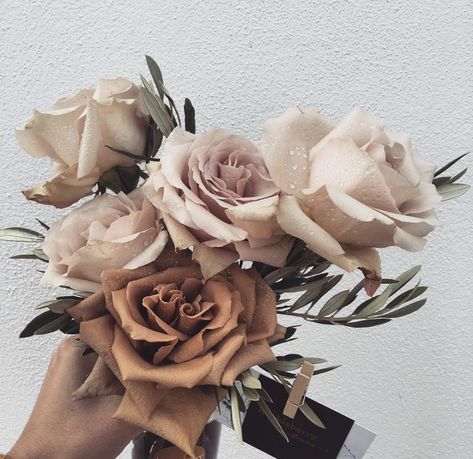 Brown Wedding Themes, White Peonies Bouquet, Garden Rose Bouquet, Taupe Wedding, Jade Wedding, Neutral Wedding Flowers, Winter Wedding Bouquet, Chocolate Roses, Winter Bouquet