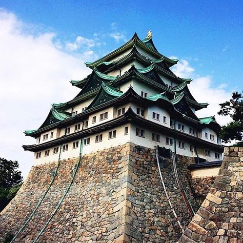 Explore the most beautiful places in Japan ▶️ @best_japan_photos . . . . Nagoya Castle, Aichi, Japan ❤️. Photo by @cloudhop #japan #japanese #japantravel#japaneseculture #traveller #traveling#travelblog #japantrip #asiatravel #asiatrip#jblogger #japanstyle #travelasia#travelblogger #travelphotography#photography #photographer#travelinggram Nagoya Castle, Places In Japan, Aichi Japan, Beautiful Places In Japan, Wooden Castle, Japanese Castle, Japanese Temple, Japan Travel Guide, Japan Culture