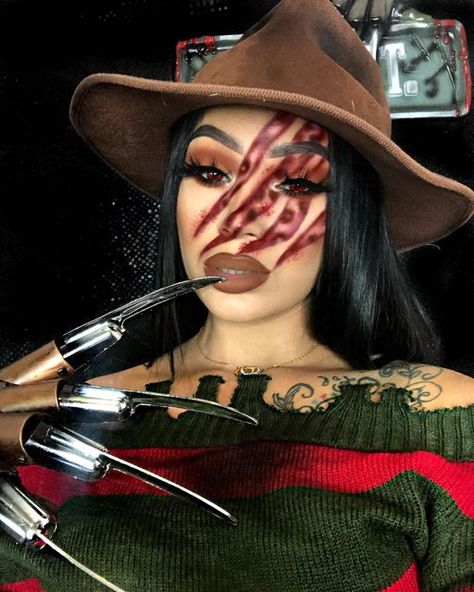 Freddie Kruger Makeup, Fantasia Freddy Krueger, Freddy Krueger Costume Women, Freddy Krueger Makeup, Freddy Krueger Costume, Holloween Makeup, Joker Halloween, Classy Halloween Costumes, Matching Halloween Costumes