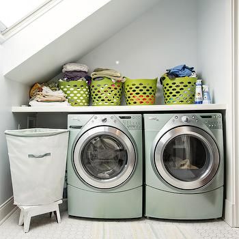 Laundry Room Sloped Ceiling Design Ideas Vintage Tile Floor, Contemporary Laundry Room, Garage Laundry Rooms, Stairs Storage, Angled Ceilings, Attic Bathroom, Bathroom Closet, Laundry Closet, Attic Spaces