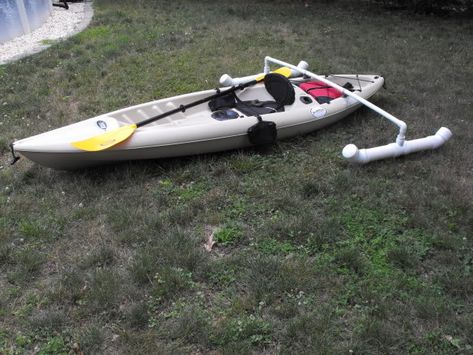 Custom Kayak D.I.Y Outriggers Kayaking Quotes, Kayak Outriggers, Kayaking With Dogs, Canoe Accessories, Fishing Hacks, Fishing 101, Outrigger Canoe, Kayak Storage, Kayak Boats