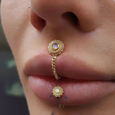 Healed philtrum/vertical labret @bvlalove . "Afghan round" x2 Faceted rainbow moonstone Genuine white opal @bvla . We recently added a… | Instagram Cool Vertical Labret Jewelry, Vertical Labret Jewelry Unique, Gold Labret Piercing, Vertical Philtrum Piercing, Stacked Septum, Philtrum Jewelry, Medusa Piercing Jewelry, Piercing Art, Ear Styling