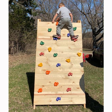 How to Build a Kids Climbing Wall | The Family Handyman Kids Rock Climbing, Diy Climbing Wall, Climbing Wall Kids, Pallet Deck Diy, Home Climbing Wall, Swing Set Diy, Diy Swing, Toddler Climbing, Kids Climbing