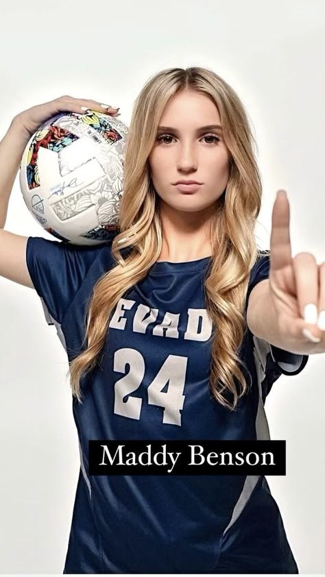 Soccer Photoshoot Ideas, Media Day Pictures, Volleyball Portraits, Soccer Photo Ideas, Sports Media Day, Soccer Media Day, Soccer Banner Ideas, Volleyball Media Day, Soccer Photography Poses