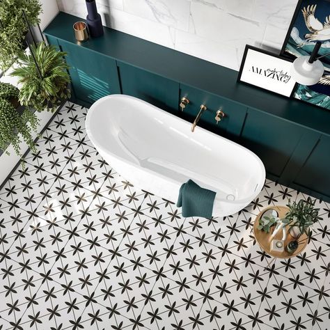 Create a striking vintage look in your interior areas with these stunning Oakham White Scored Tiles. They have an encaustic effect design, which is perfect for injecting a luxury, voguish appearance into a bathroom, kitchen, living area or hallway floor space. They're made from ceramic and have a matt finish, with a white backdrop and black patterning. Each tile is scored into a grid of four. You grout into this scored line, so each tile looks like four! Pattern Floor Tile, Black And White Bathroom Floor, Floor Tile Ideas, Hydraulic Tiles, Tiled Hallway, Patterned Tiles, White Wall Tiles, White Tile Floor, Victorian Tiles