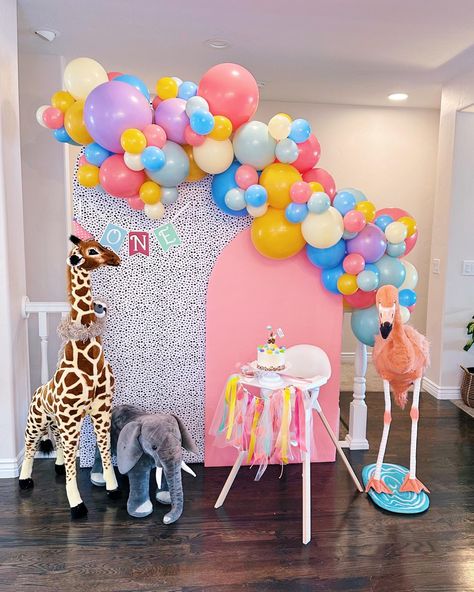 Party Animal Photo Backdrop, Party Animal Pinata, Party Animal Birthday Theme Backdrop, Party Animals Backdrop, Party Animal Balloon Arch, Party Animal 1st Birthday Theme, Party Animal Photo Shoot, Animal Cracker First Birthday, One Party Animal Birthday Theme