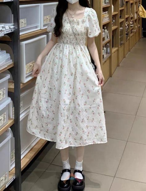 𝘋𝘰𝘶𝘺𝘪𝘯 𝘨𝘪𝘳𝘭 Korean Outfits Casual Dress, Japanese Summer Dress, Long Coquette Dress, Korean Summer Outfits Dress, Pola Dress, Modest Girly Outfits, Modesty Outfits, Color Combinations For Clothes, Fashion Top Outfits