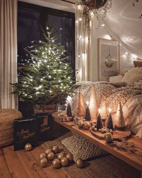 Diy Winter Decorations, Winter Decor Diy, Diy Winter Decor, Winter Decorating Ideas, Winter Decor Ideas, Cozy Winter Decor, Modern Boho Bedroom, Danish Christmas, Winter Decorating