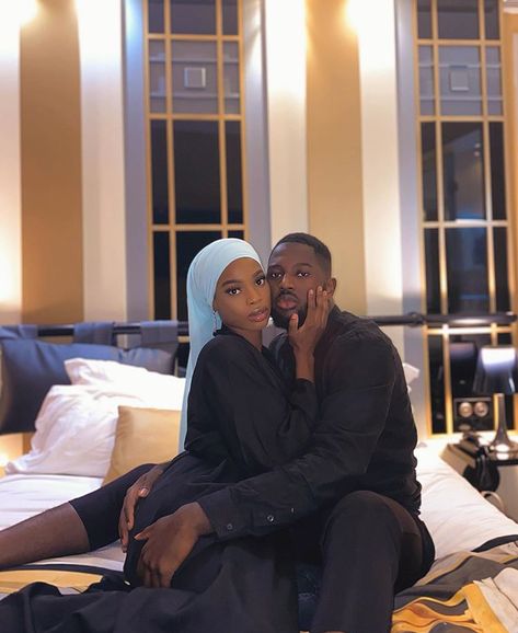 Black Muslim Couples, Studera Motivation, Black Men Fashion Urban, Couple Fits, Mode Turban, Muslim Couple Photography, Muslim Family, Muslim Men, Black Love Couples