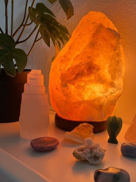 Crystal Lamp Aesthetic, Christmas Wishlist Aesthetic Ideas, Fake Plants Aesthetic, Salt Lamp Aesthetic, Moody Bedroom Aesthetic, Urban Outfitters Aesthetic, Salt Crystal Lamp, Natural Crystals Rocks, Rock Lamp