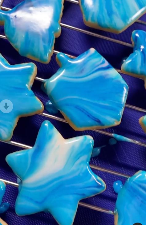 These Mesmerizing Hanukkah Cookies on TikTok Are Coated in a Marbled Vodka Glaze Hannukah Cookies, Hanukkah Cookies, Jake Cohen, Hanukkah Desserts, Hanukkah Traditions, Jewish Holiday Recipes, Holiday Baking List, Recipe Tiktok, Hanukkah Food