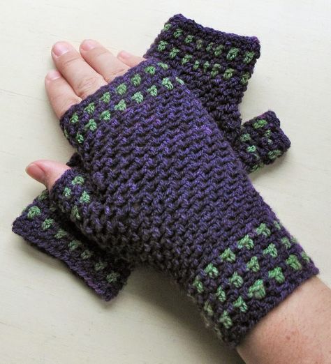 ReCrochetions: Hooked On Hand Dyed: Sale! Moss Stitch Fingerless Gloves Pattern Open Finger Gloves, Gloves Crochet Pattern, Cozy Gloves, Fingerless Gloves Pattern, Crochet Hand Warmers, Gloves Crochet, Fingerless Gloves Crochet Pattern, Crochet Gloves Pattern, Gloves Pattern