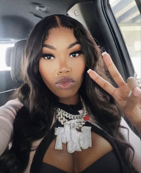 Asian Doll Pfp, Asian Baby, Da Brat, Brat Doll, Asian Babies, Asian Doll, Best Acrylic Nails, Cute Poses, Poses For Pictures