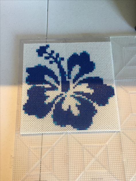 Hibiscus Perler Bead Pattern, Kiwi Perler Beads, Hawaiian Flower Perler Beads, Tropical Perler Bead Patterns, Hibiscus Flower Pixel Art, Perler Beads Cross, Melt Beads Patterns, Easy Perler Bead Patterns, Pearl Beads Pattern