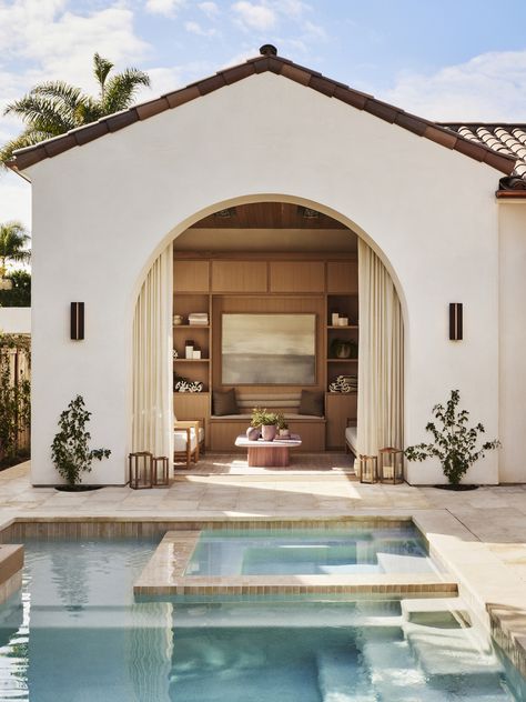 Spanish Style Home Exterior, Newport Beach Homes, California Architecture, Spanish Modern, Spanish Architecture, Spanish Style Home, Spanish Style Homes, Spanish Revival, Spanish House