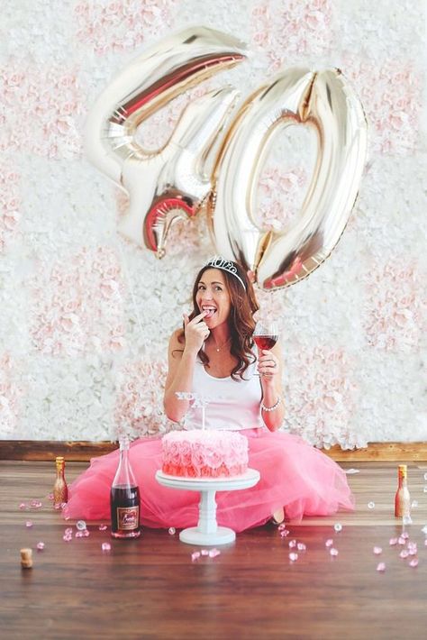 Cake Smash 40th Birthday, 30th Cake Smash Photo Ideas, 40th Birthday Cake Smash Pictures, 40th Bday Pics For Women, 40th Cake Smash For Women, 40th Birthday Smash Cake Photos, Fun Birthday Photoshoot Ideas For Women, 40thbirthday Ideas Woman, 40 Years Photoshoot Ideas