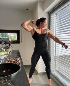 Buff Women, Women's Muscle, Hot Fitness, Body Builder, Fitness Models Female, Muscle Girls, Fit Chicks, Muscle Women, Body Building Women