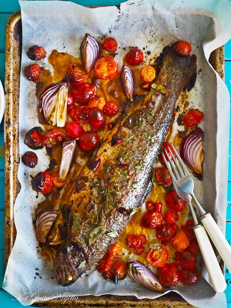 Roast Fish, Trout Recipes, Easy Oven, Healthy Fish, Baked Fish, Rainbow Trout, Healthy Dishes, Fish Dishes, Fish And Seafood