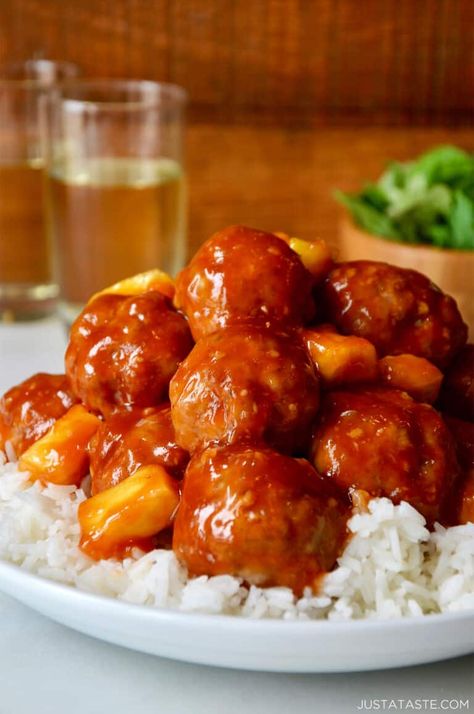 Forget the frozen meatballs and whip up a fast and fresh recipe for Baked Sweet and Sour Meatballs in 30 minutes or less! Just add fried rice or lo mein noodles to complete your feast! Sweet N Sour Meatballs, Sweet Meatballs, Sweet And Sour Meatballs, Just A Taste, Sweet N Sour Chicken, Sweet And Sour Sauce, Sweet And Sour, Homemade Sauce, 30 Minute Meals