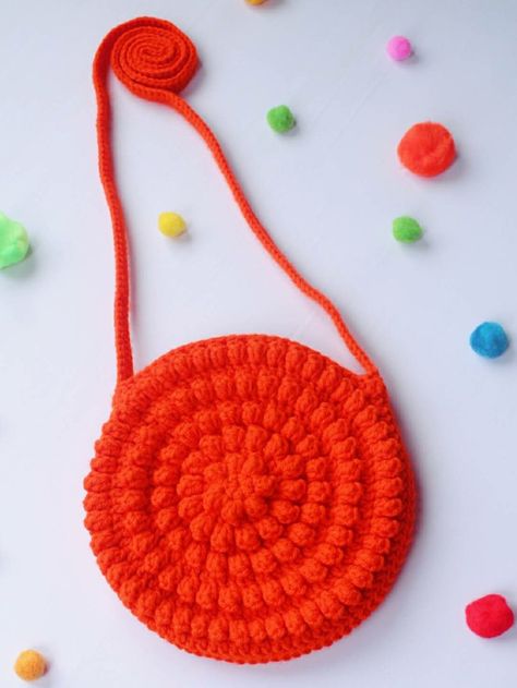 Marigold circle bag – Mia designs Crochet Circle Bag, Granny Square Slippers, Round Bags, Pretty Tote Bags, Crochet Circle, Boho Chic Bags, Bag Crochet Pattern, Pattern Printable, Circle Bag