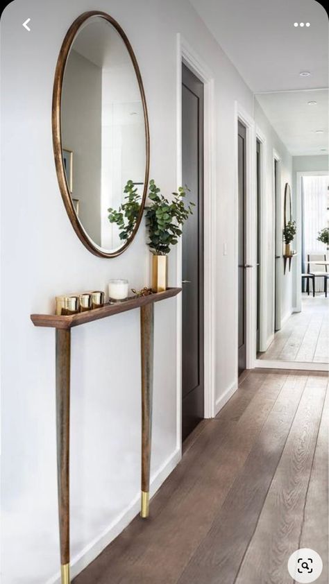 Entry Hallway Ideas, Mid Century Modern Living Room Decor, Contemporary Entryway, Hall Mirrors, Home Office Inspiration, Entryway Mirror, Paul Mccobb, Hal Decor, Mid Century Modern Living Room