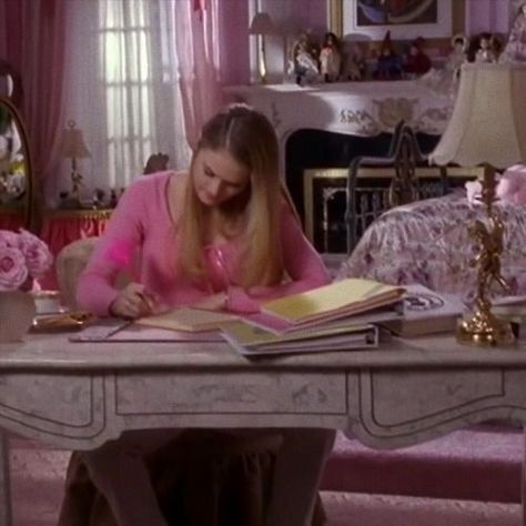 Cute Work Aesthetic, Y2k Study Aesthetic, Barbie Studying, Pink Academia, Cher Clueless, Princess Charm School, Elle Woods, Academic Motivation, Studying Inspo