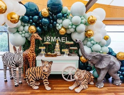 Hawaii Birthday Party, 1st Birthday Princess, Jungle Theme Birthday Party, Kids Party Planner, Wild Birthday Party, Jungle Theme Birthday, Jungle Birthday Party, 1st Birthday Party Themes, Safari Birthday Party