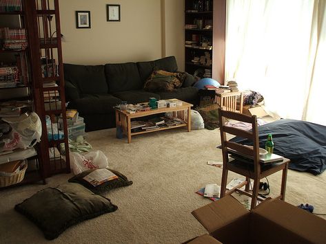 Messy Apartment | another living room shot | SugaWine | Flickr London Apartment Aesthetic, Messy Apartment, Messy Room Aesthetic, Messy Bedroom, Hipster Home, Messy House, Aesthetic Apartment, Aesthetic Living Room, Messy Room