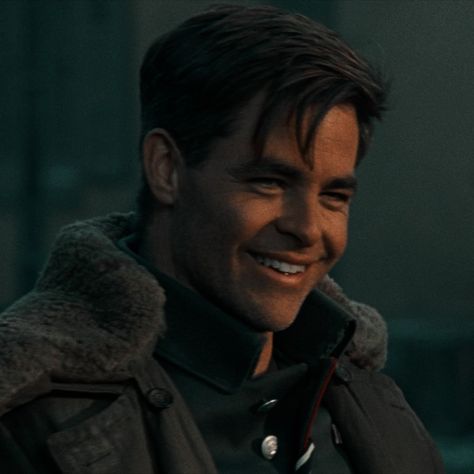 Chris Pine Icons, Steve Trevor Icons, Chris Pine Wonder Woman, Richard Rider, Smash Board, Dc Trinity, Crush Crush, Steve Trevor, Film Icon