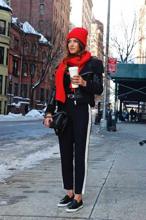 Red in New York | Negin Mirsalehi Winter Outfits With Beanies, Red Beanie Outfit, Outfits With Beanies, Beanie Outfit Winter, Hotel Room Bed, Red Hat Outfit, New York Breakfast, Hat Outfit Winter, Winter Hat Outfit