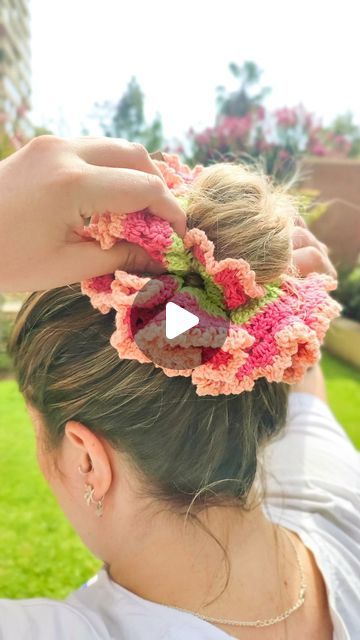 Coles A Crochet, Scrunchies A Crochet, Frances Forever, Space Girl, Crochet Tutorial, Scrunchies, Crochet, Hair, Instagram