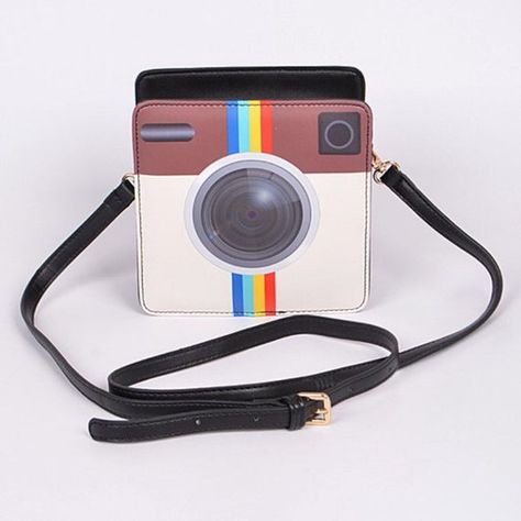 Camera Purse, Santa Belts, Novelty Purses, Retro Camera, Cool Accessories, My New Life, Unique Purses, Unique Bags, Crossbody Clutch