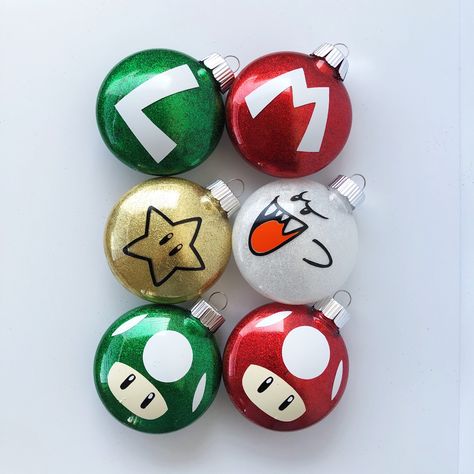 Roblox Ornaments Diy, Diy Super Mario Christmas Ornaments, Mario Xmas Tree, Christmas Spheres Ideas, Diy Mario Ornaments, Super Mario Ornaments Diy, Super Mario Christmas Ornaments, Mario Ornaments Diy, Diy Ornaments Cricut