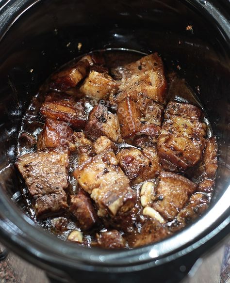 Phillipino Recipes, Filipino Dinner, Slow Cooker Pork Belly, Filipino Pork Adobo, Pork Adobo Recipe, Filipino Adobo, Pinoy Foods, Pork Adobo, Chicken Adobo