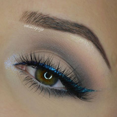 Sparkly Eyeliner, Mint Eyeshadow, Mint Makeup, Green Eyeshadow Look, Mermaid Beauty, Brows Makeup, Makeup Dark, Trendy Eyeshadow, Formal Makeup