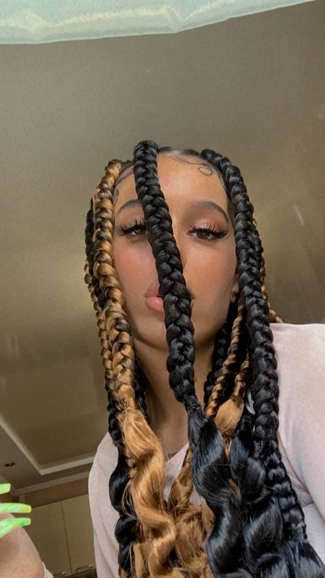 Colored Jumbo Box Braids, Jumbo Box Braids Color Ideas, Jumbo Braids Color, Hairstyles Edges, Future Hairstyles, Hair Styels, Hairstyles Inspiration, Split Dyed Hair, Hair 2022