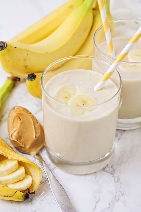 The Baker Upstairs: Peanut Butter Banana Smoothie Smoothie Recipes Banana, Recipes Banana, Resep Smoothie, Peanut Butter Banana Smoothie, Banana Peanut Butter, Banana Drinks, Healthy Smoothie Recipes, Banana Smoothie Recipe, Peanut Butter Smoothie