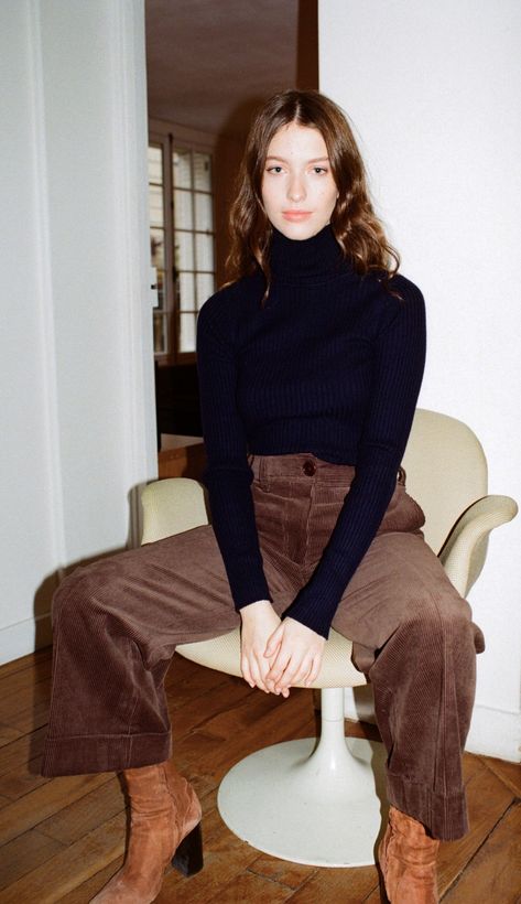 Velvet Pants Outfit, French Style Clothing, Earthy Style, Cool Winter, Fall Winter Outfits, Minimalist Fashion, Autumn Winter Fashion, Chic Outfits, Winter Outfits